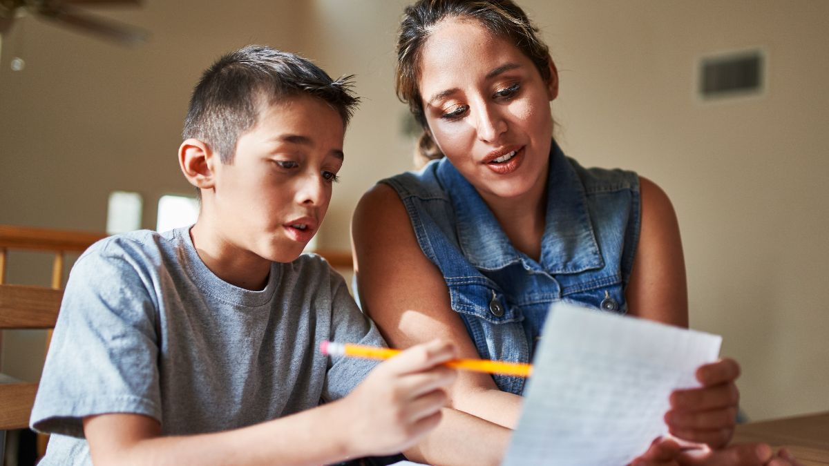 Parents Help Homework: Harmful Effects on Kid Educational Growth