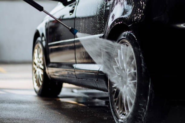 Washing car rims in a car wash self service