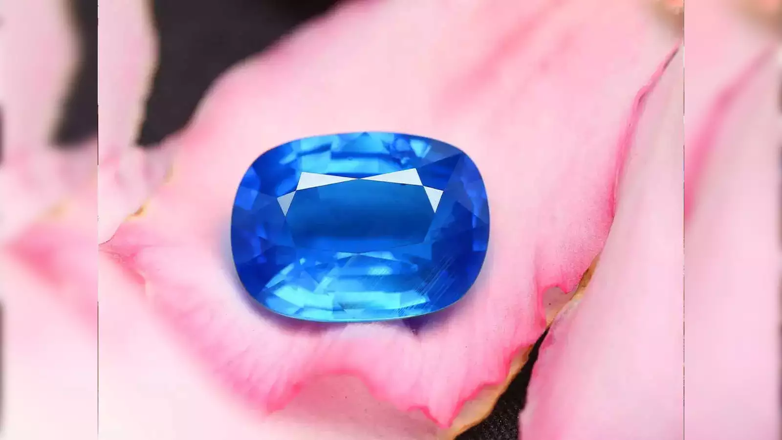 Journey into Lapis Lazuli: Birthstone's Cosmic Influence