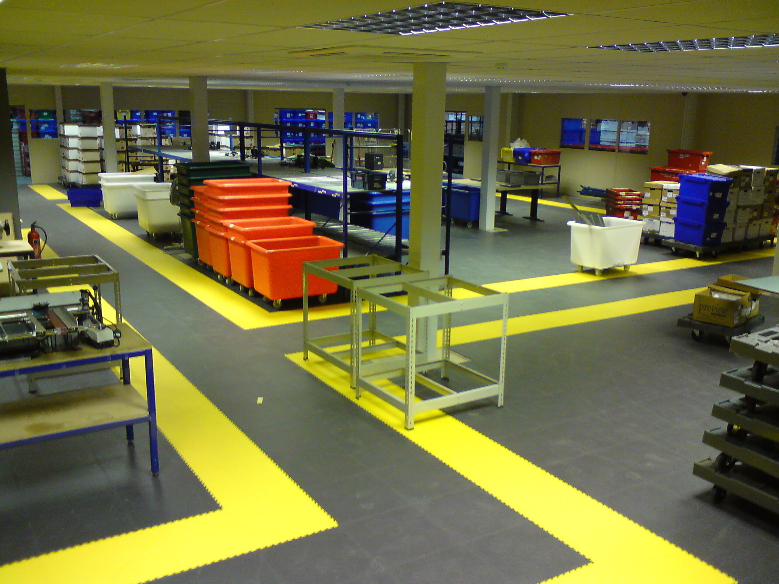 PVC warehouse floor tile